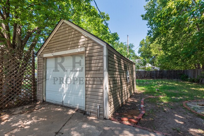 Foto del edificio - 1620 West 2nd St N