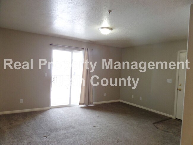 Foto del edificio - Eagle Mountain Condo