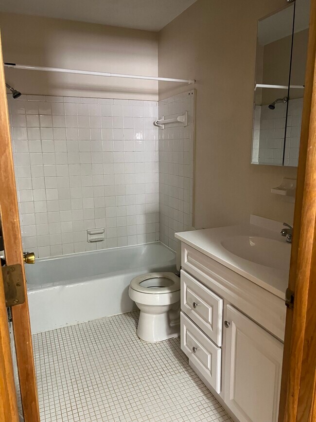 1606 Smith Rd, Charleston, WV 25314 Townhome Rentals in Charleston WV