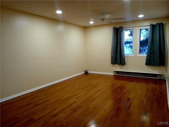 Building Photo - 494 Idlewood Blvd