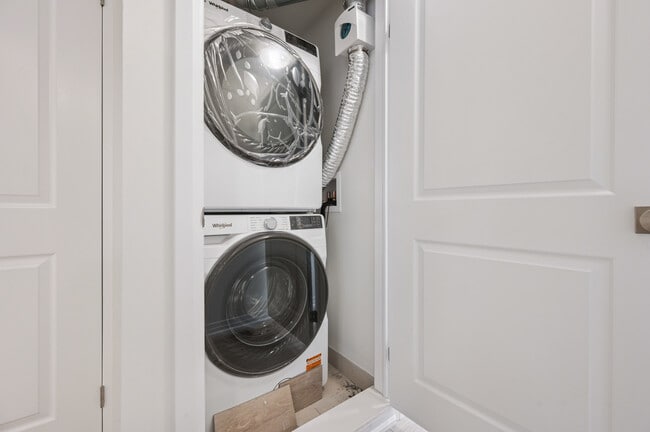 Building Photo - 37 Reverie Way