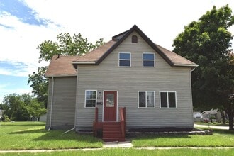 Building Photo - 504 Cedar St