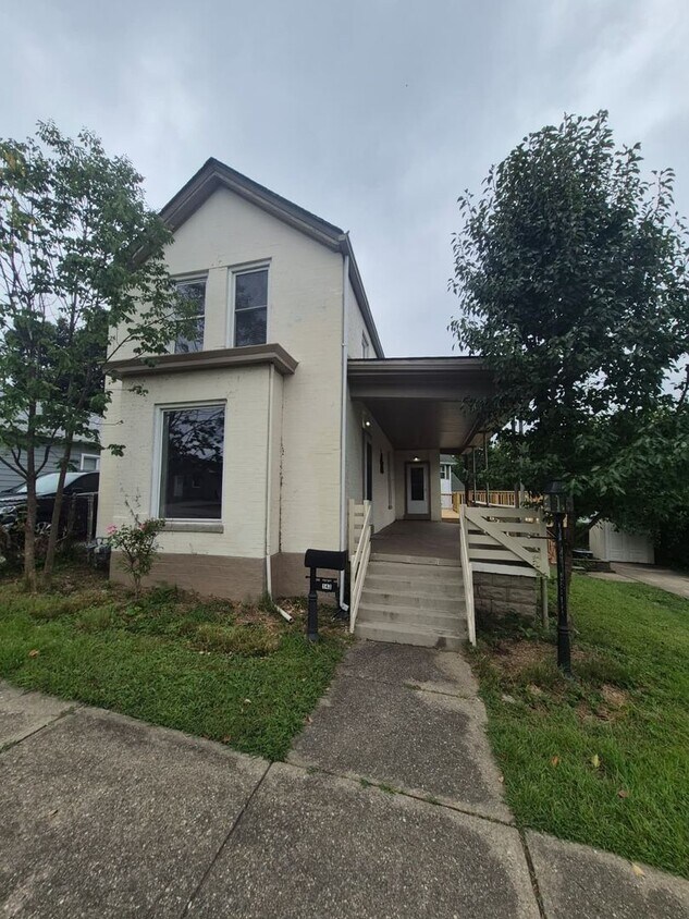 Photo - 143 Kenton St, Elsmere, KY – Spacious 3-Bedroom, 2-Bath Home