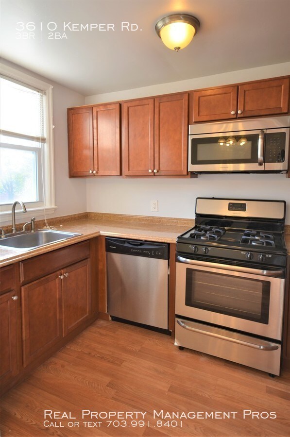 Building Photo - Adorable Arlington Duplex!