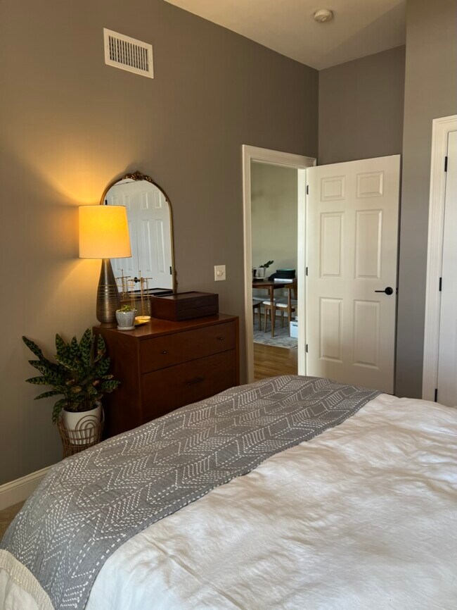 Dormitorio 1 - 66 Landing Ln