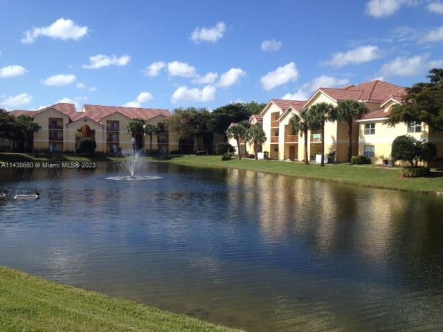 Foto principal - 7620 Westwood Dr