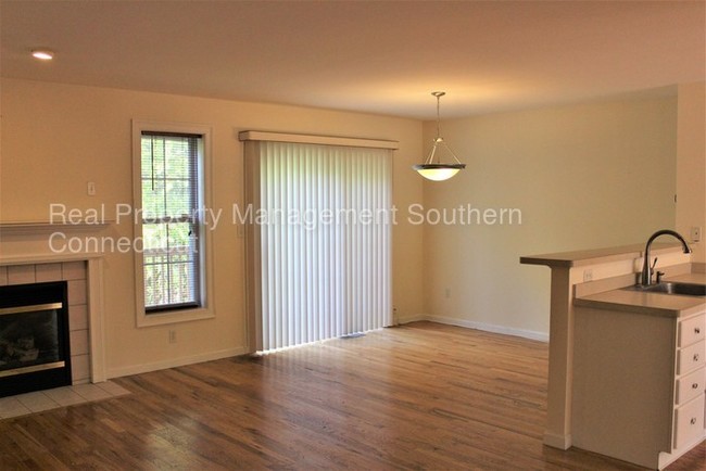 Building Photo - 157 Leeder Hill Dr