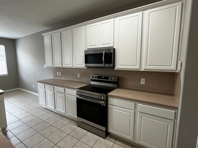 Building Photo - 17234 Oakwood Chase Dr