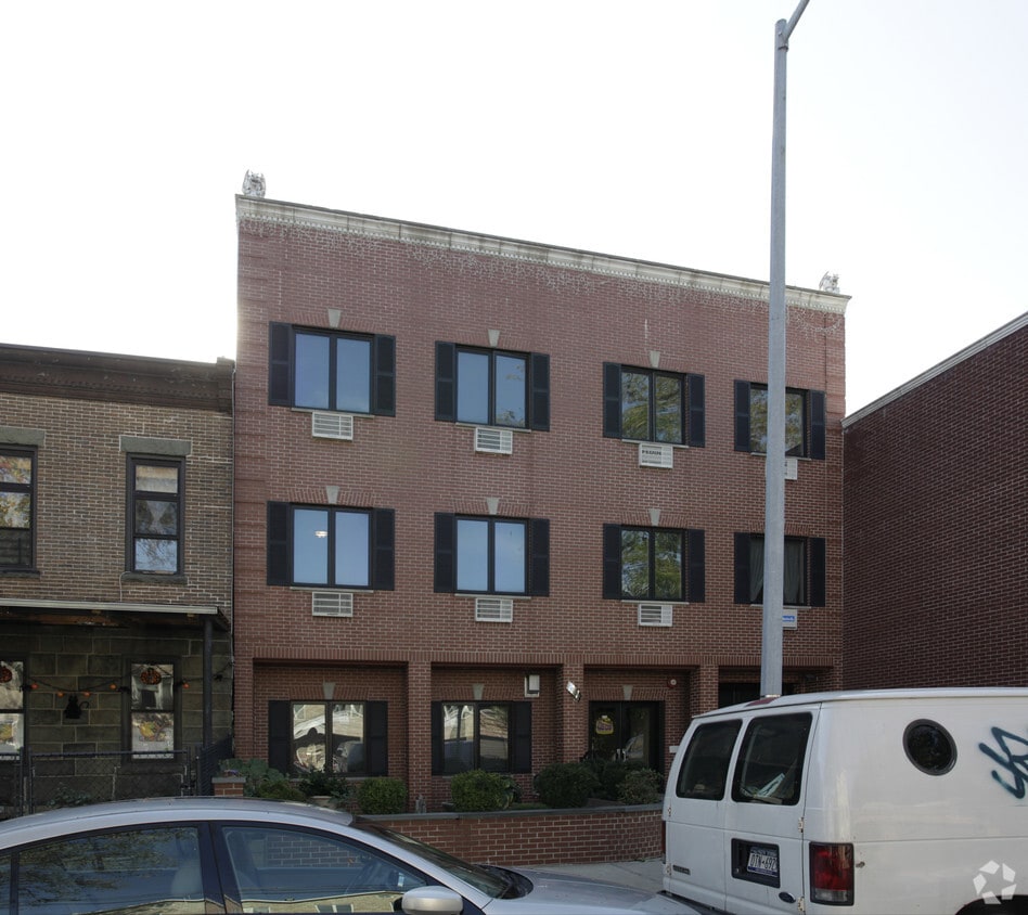 1812 25th Rd, Astoria, NY 11102 Apartments in Astoria, NY