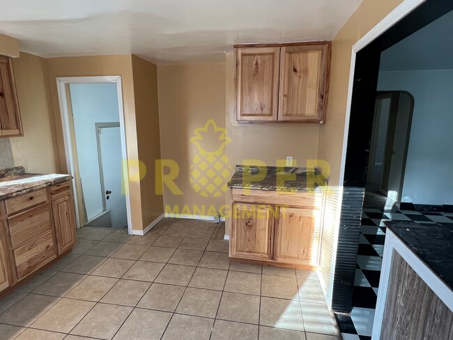 Foto del edificio - 3 bedrooms 1 bathroom house