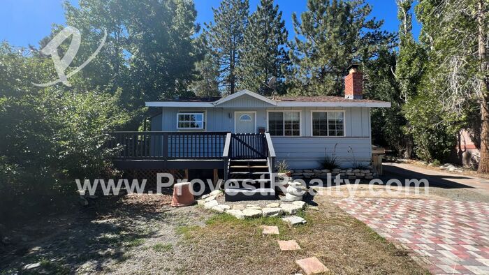 Foto principal - Cozy 3 Bed, 2 Bath Wrightwood Home!!