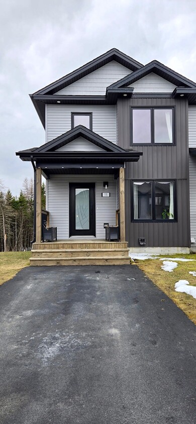Primary Photo - 15 Cedar Hill Pl