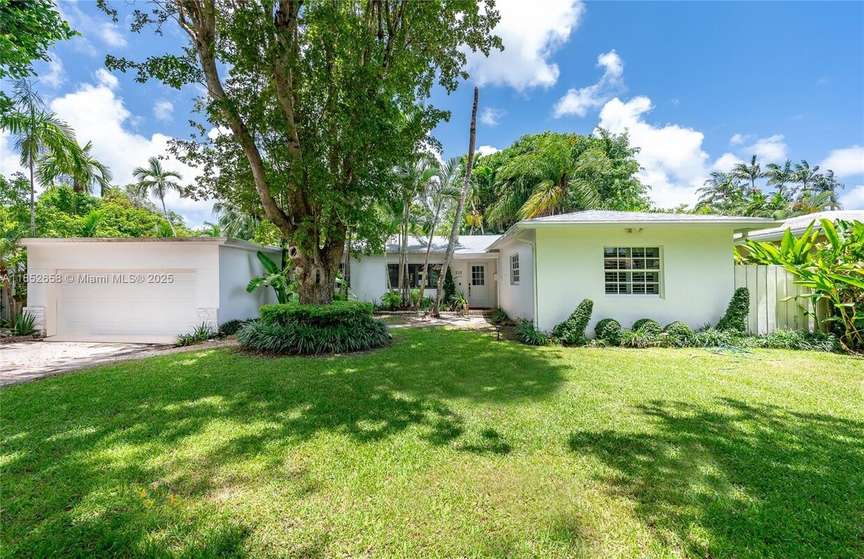 Foto principal - 535 NE 51st St