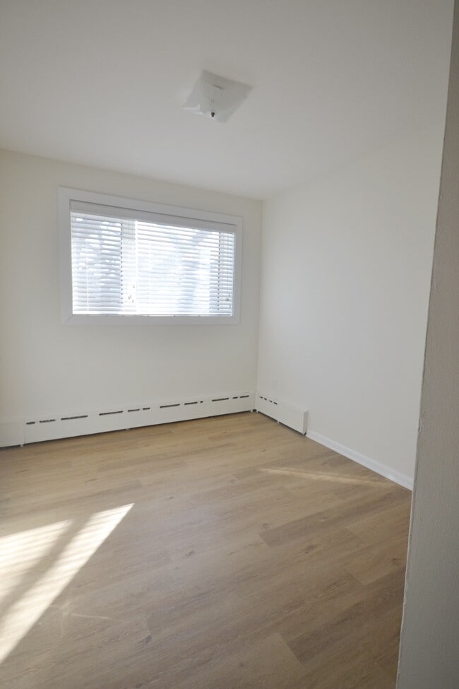 Building Photo - Kelebay Court