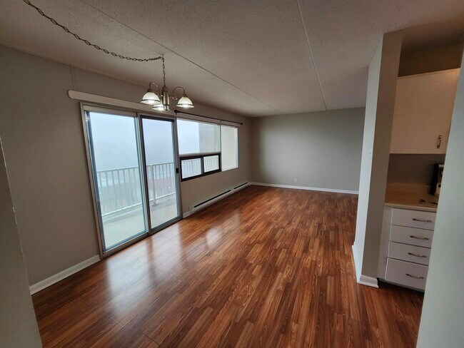 Building Photo - 411 Ellerdale St