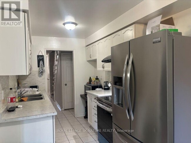 Building Photo - 550 Steddick Ct