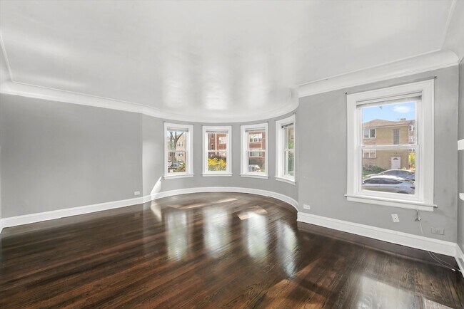 Foto del edificio - 5804 N Artesian Ave