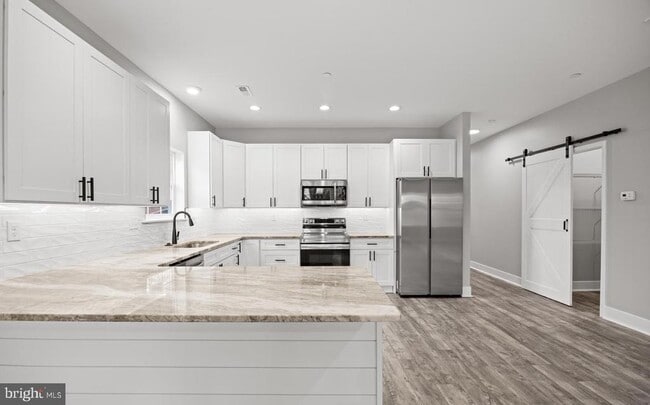 Foto del edificio - 29345 Greenfield Ave