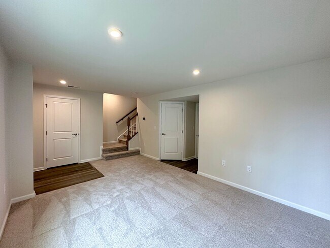 Building Photo - Brand New Townhome in 751 South Subdivision!
