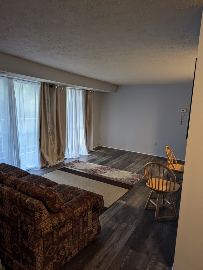 Building Photo - 8400 Muldoon Ct