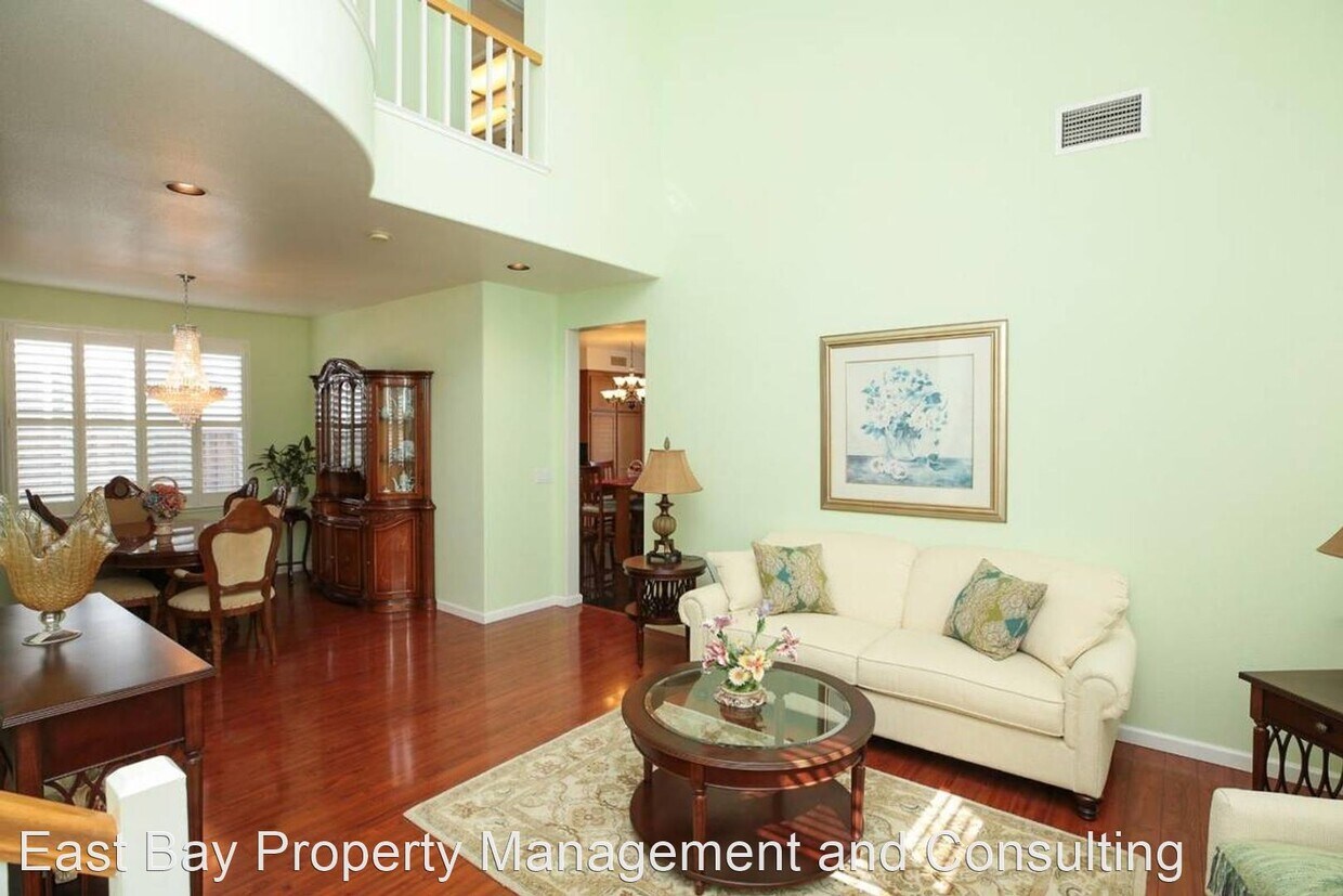 Foto principal - 3 br, 2.5 bath House - 36858 Papaya St.