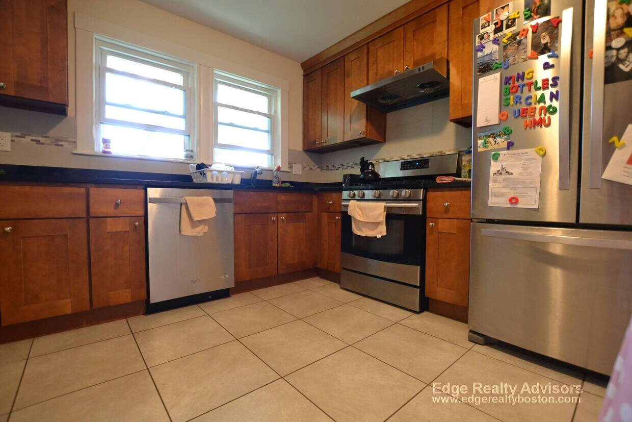 10 Bostonia Ave Unit 4, Brighton, MA 02135 10 Bostonia Ave Brighton