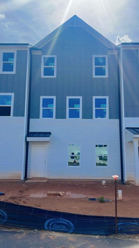 Foto principal - 1486 Hasse Ave