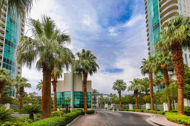 Foto del edificio - Turnberry Tower Beauty With Stunning Views