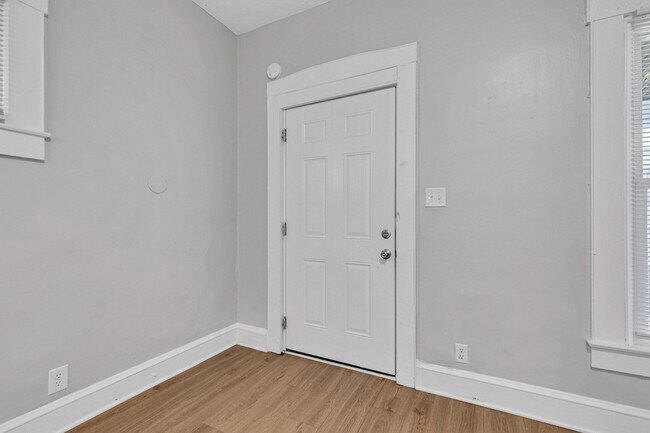 Foto del edificio - 3628 Birchwood Ave