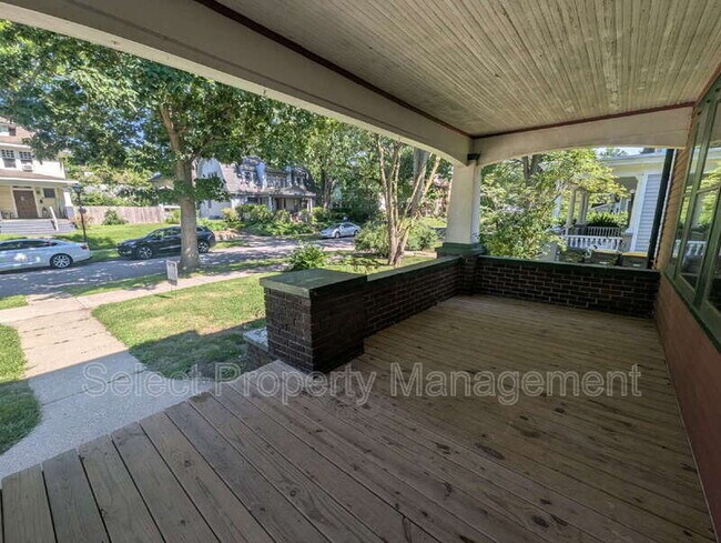 Foto del edificio - 2526 Hoagland Ave