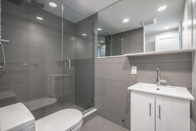 Building Photo - 334 Harvard St