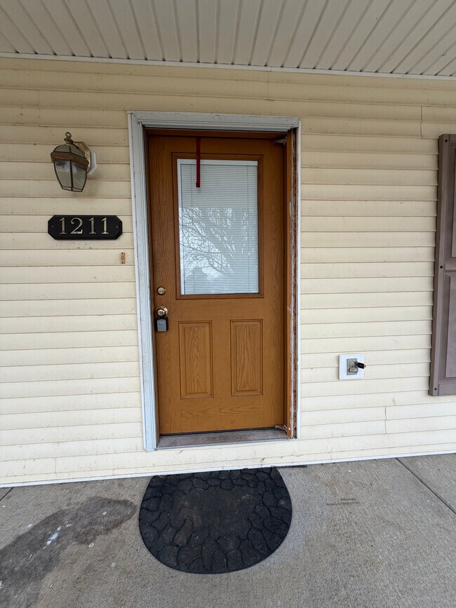 Foto del edificio - 1211 Redbud St