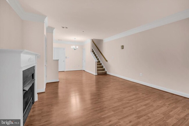 Building Photo - 8055 Gatehouse Rd