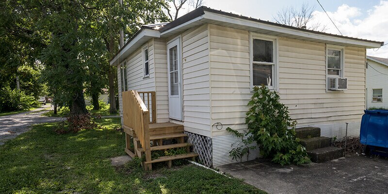 Primary Photo - 500 1/2 E 2nd St