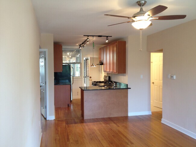 Foto del edificio - 4203 N Winchester Ave