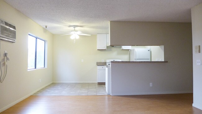 Building Photo - 2110 Crenshaw Blvd
