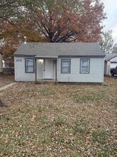 Building Photo - 3210 SE Colorado Ave