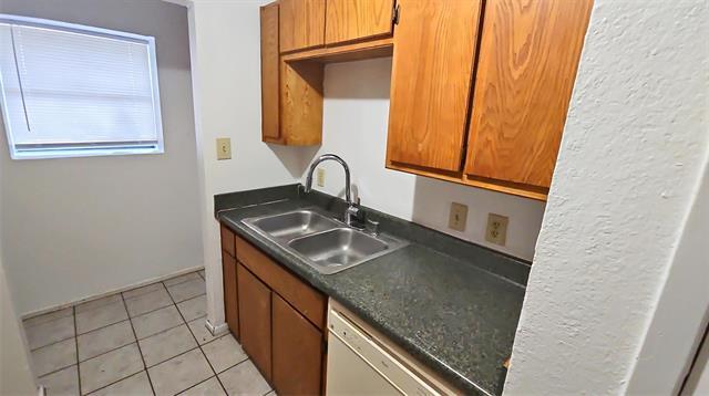 Building Photo - 1627 Windsong Ln