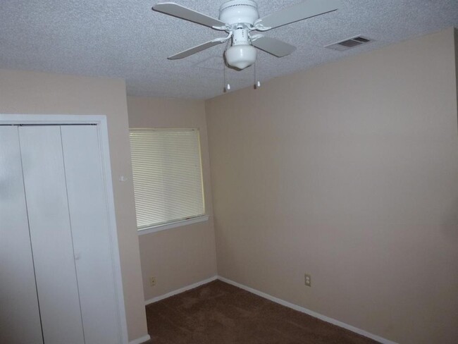 Building Photo - 501 Burlwood Ct