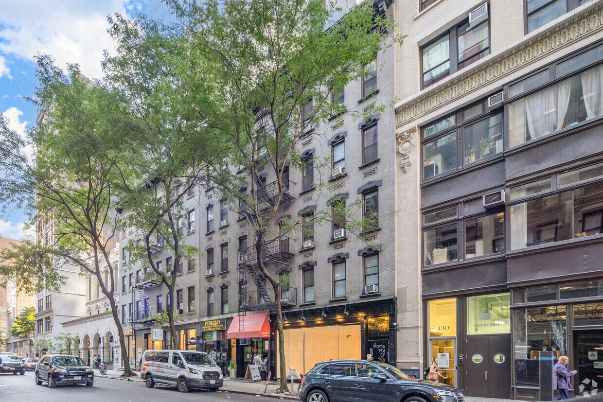 Primary Photo - 124 W 25th St