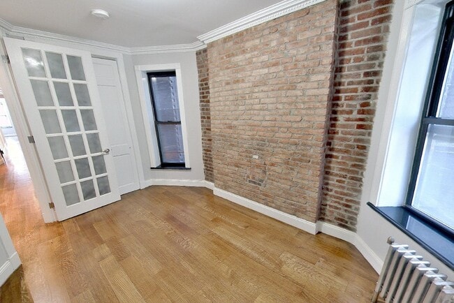 Building Photo - 5 W 103rd St