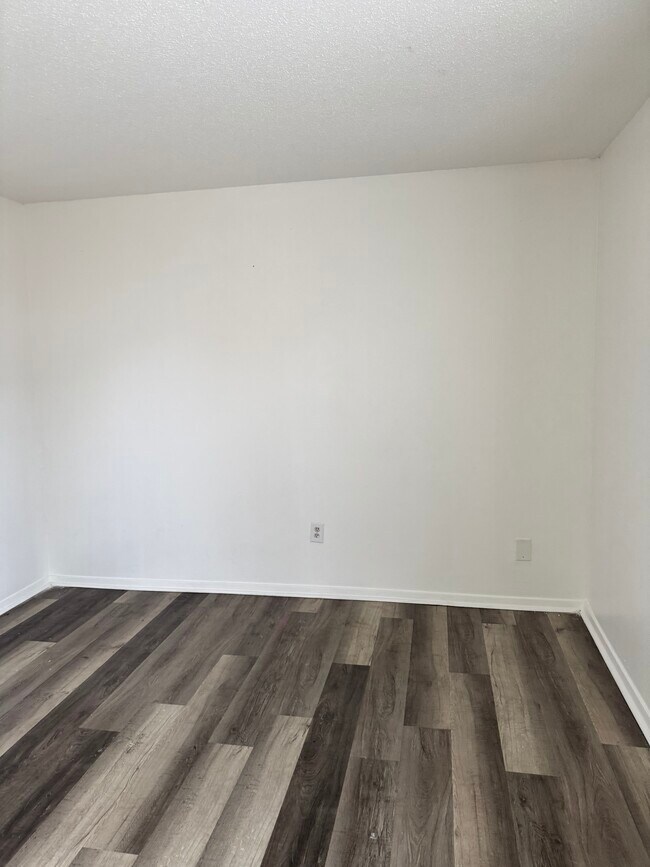 Foto del edificio - 2796 Clarke Rd