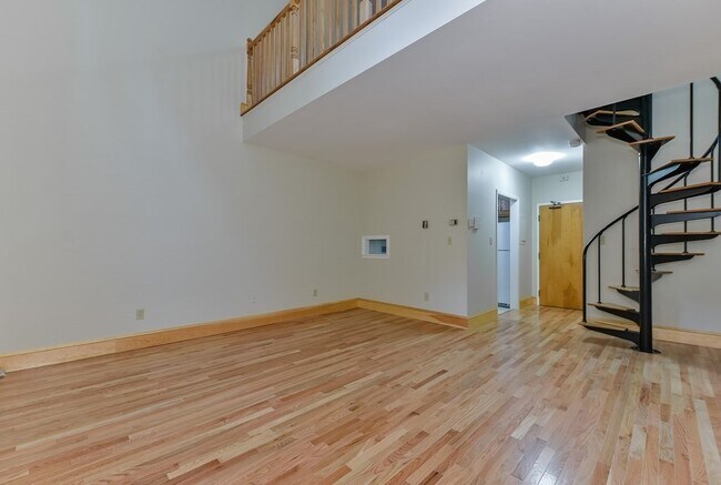 Building Photo - 289 Hanover St