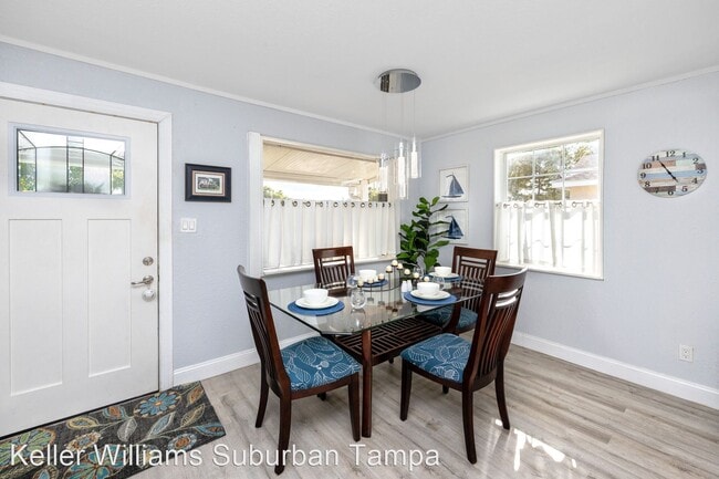 Foto del edificio - 3 br, 2 bath House - 2443 52nd Ave n