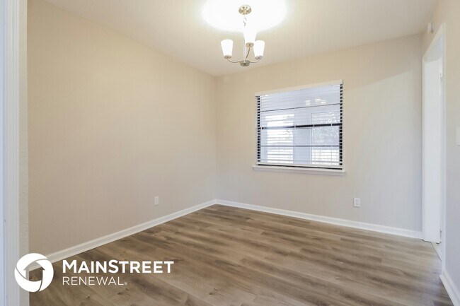 Building Photo - 1421 W Orion Cir