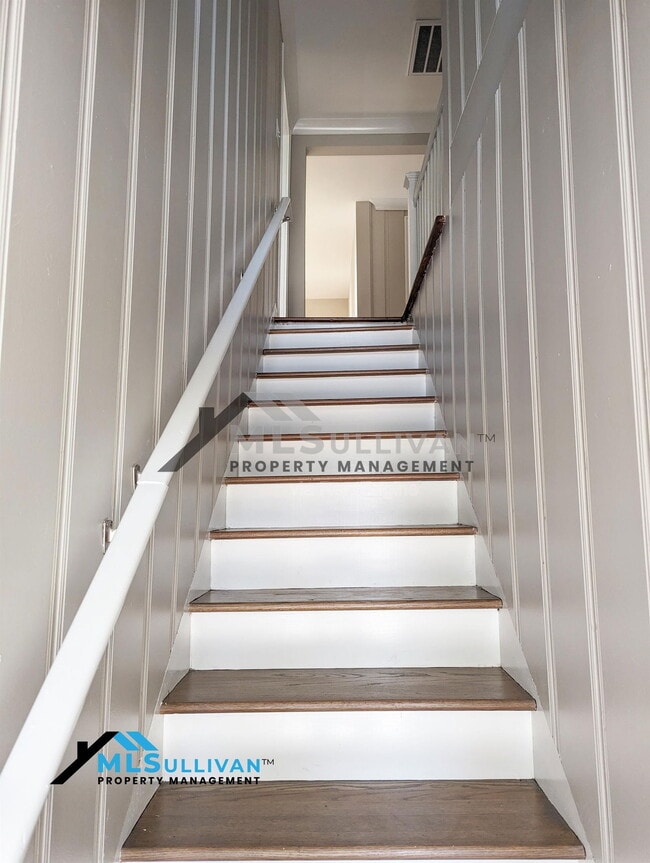 Foto del edificio - 229 W Elm St