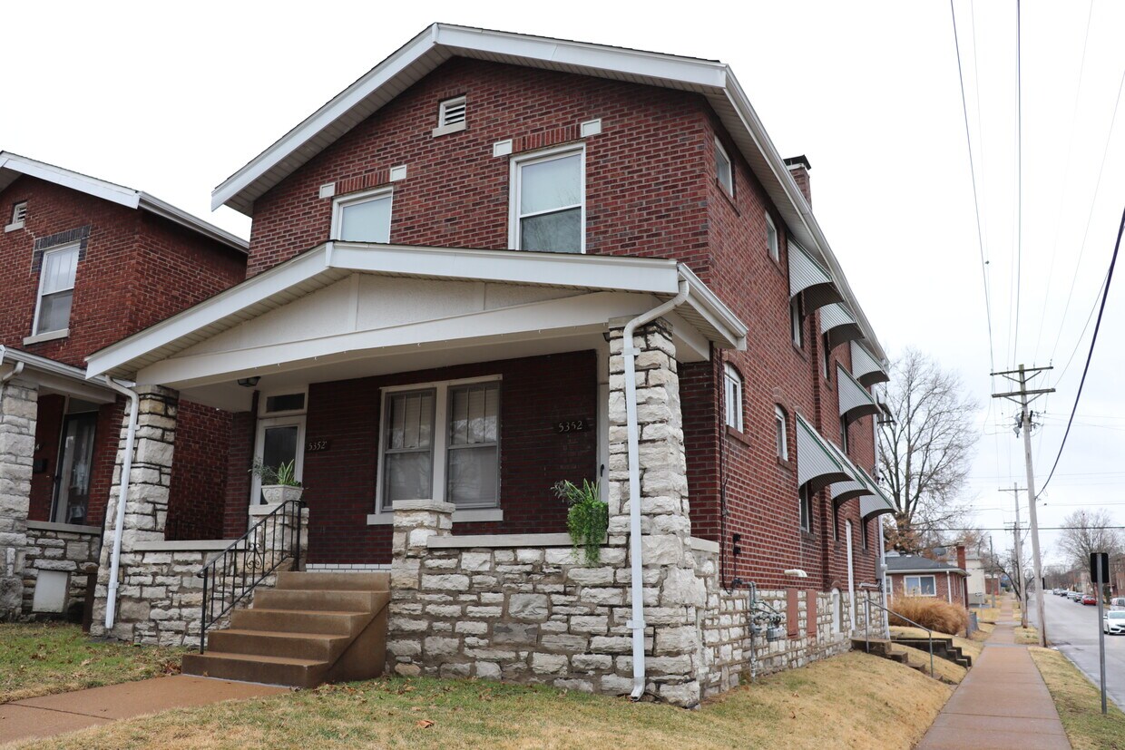 building front - 5352 Itaska St