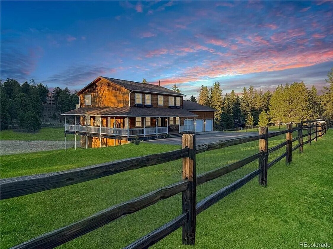 Foto principal - Spacious Home in Pine Colorado