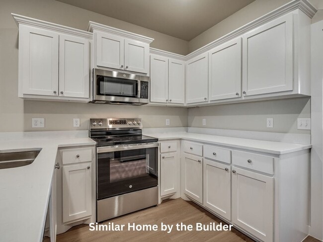 Building Photo - Charming 2-Bedroom Rental – Pet Friendly