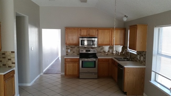 Foto del edificio - 3955 Cypress Gardens Dr